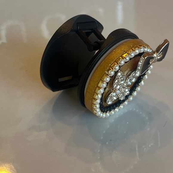 Gold and Black Pearl Pop Socket - Picture 4 of 5